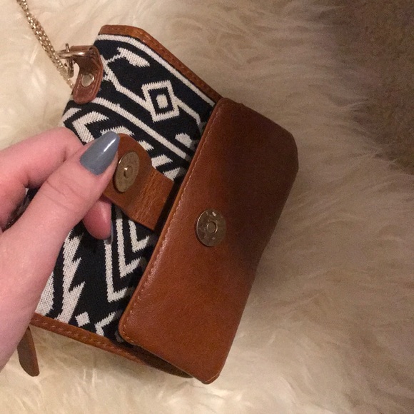 Small purse/clutch. - Picture 4 of 6